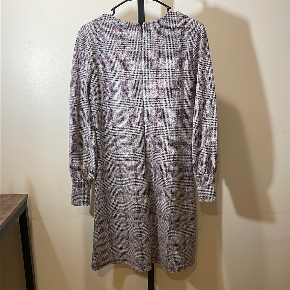 Ann Taylor Gray Sheath Dress with Crew Neck and Cuffed Long Sleeves - Picture 3 of 3